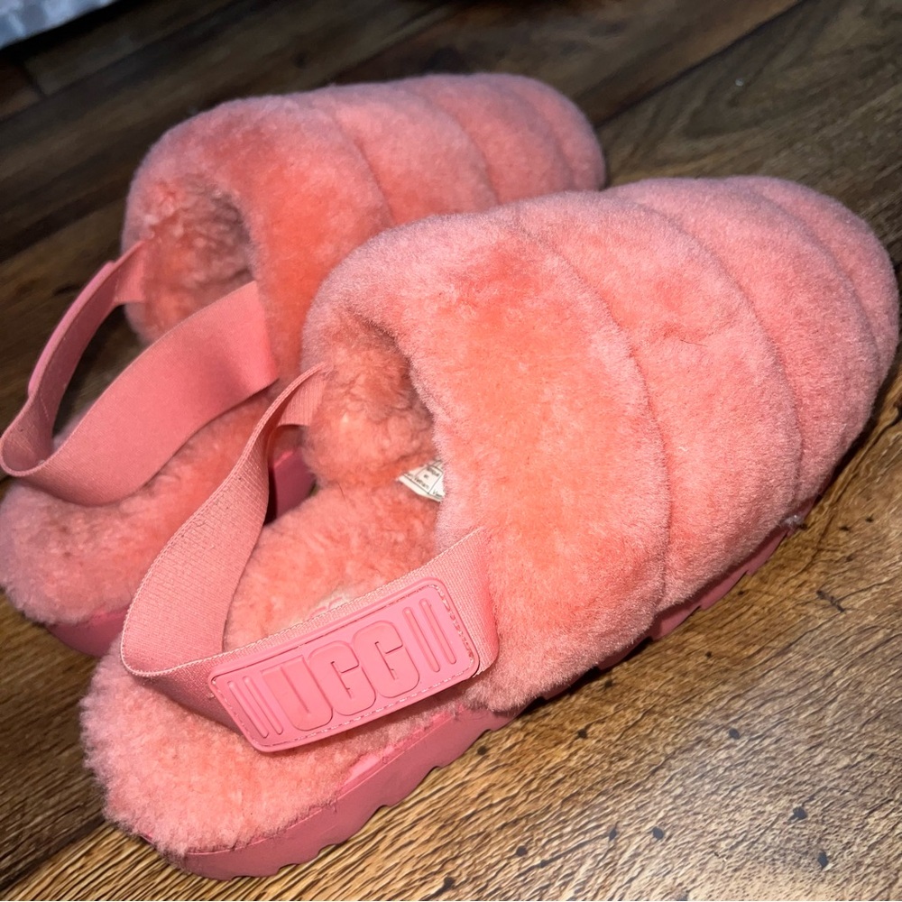 UGG Super Fluff Slipper Size 8 Pink - Picture 2 of 3
